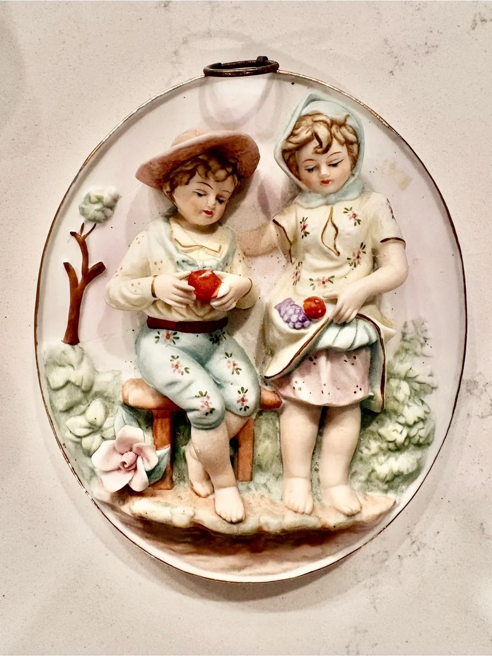 2 Vintage-Style Ceramic Wall Plaques (Set of 2)